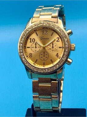 GENEVA Women’s Quartz Wristwatch Crystal Bezel Faux Subdials Working New Battery